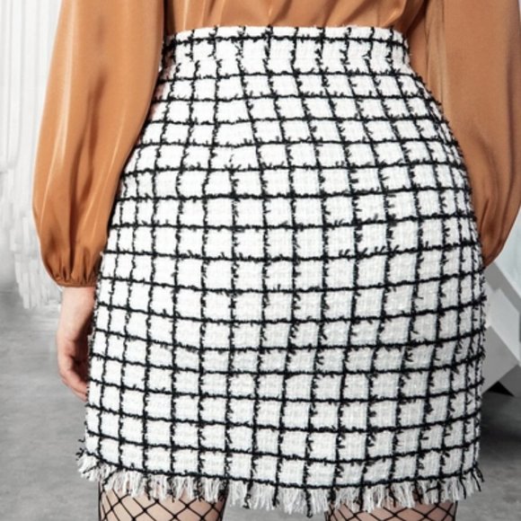 2 Piece Set Blazer and Skirt - Picture 5 of 6